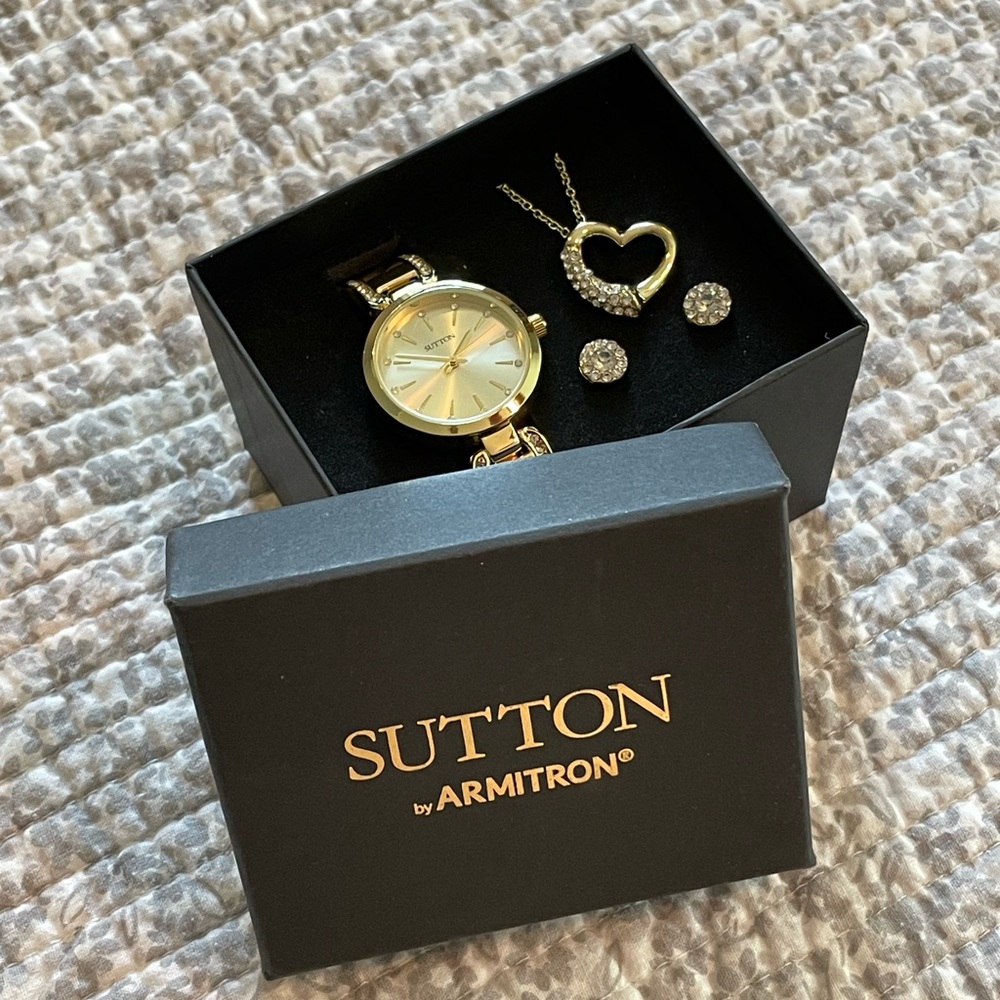 NWT Sutton Gift Set